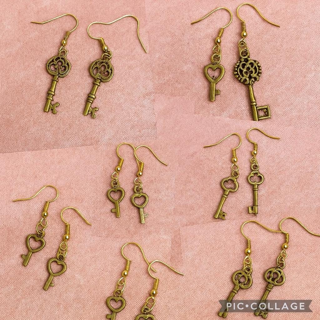 Vintage Key Dangle Earrings: Antique Bronze Steampunk Jewelry